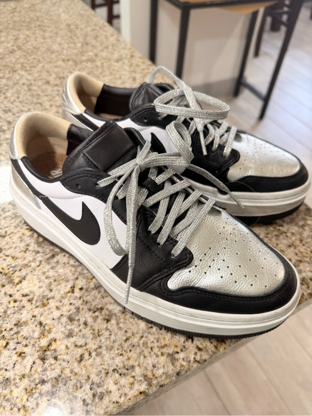 Black, White & Silver Low-Top Sneakers - Nike